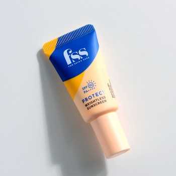 Weightless Sunscreen SPF50...